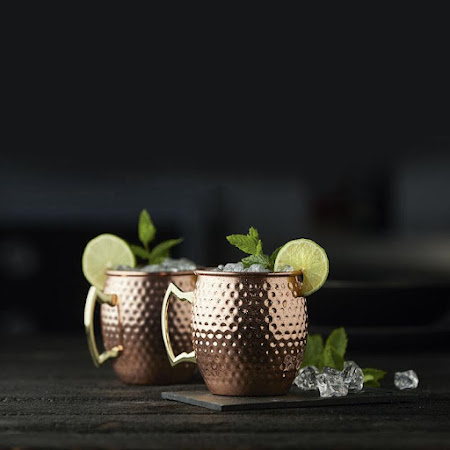 Moscow Mule mugg i koppar med matchande sugrör