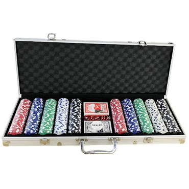 Pokerset med 500 marker, två set spelkort och dealer
