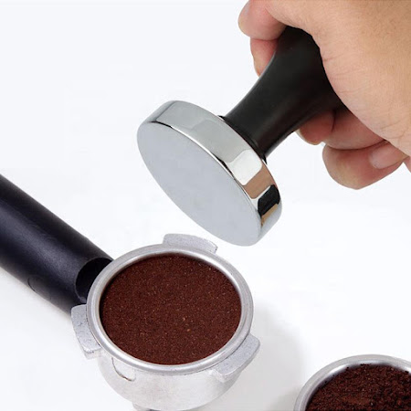 Tamper 58 mm. Stål och svart handtag